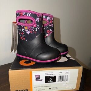 Bogs Classic Winter Garden Toddler Size 5 Waterproof Insulated Boots